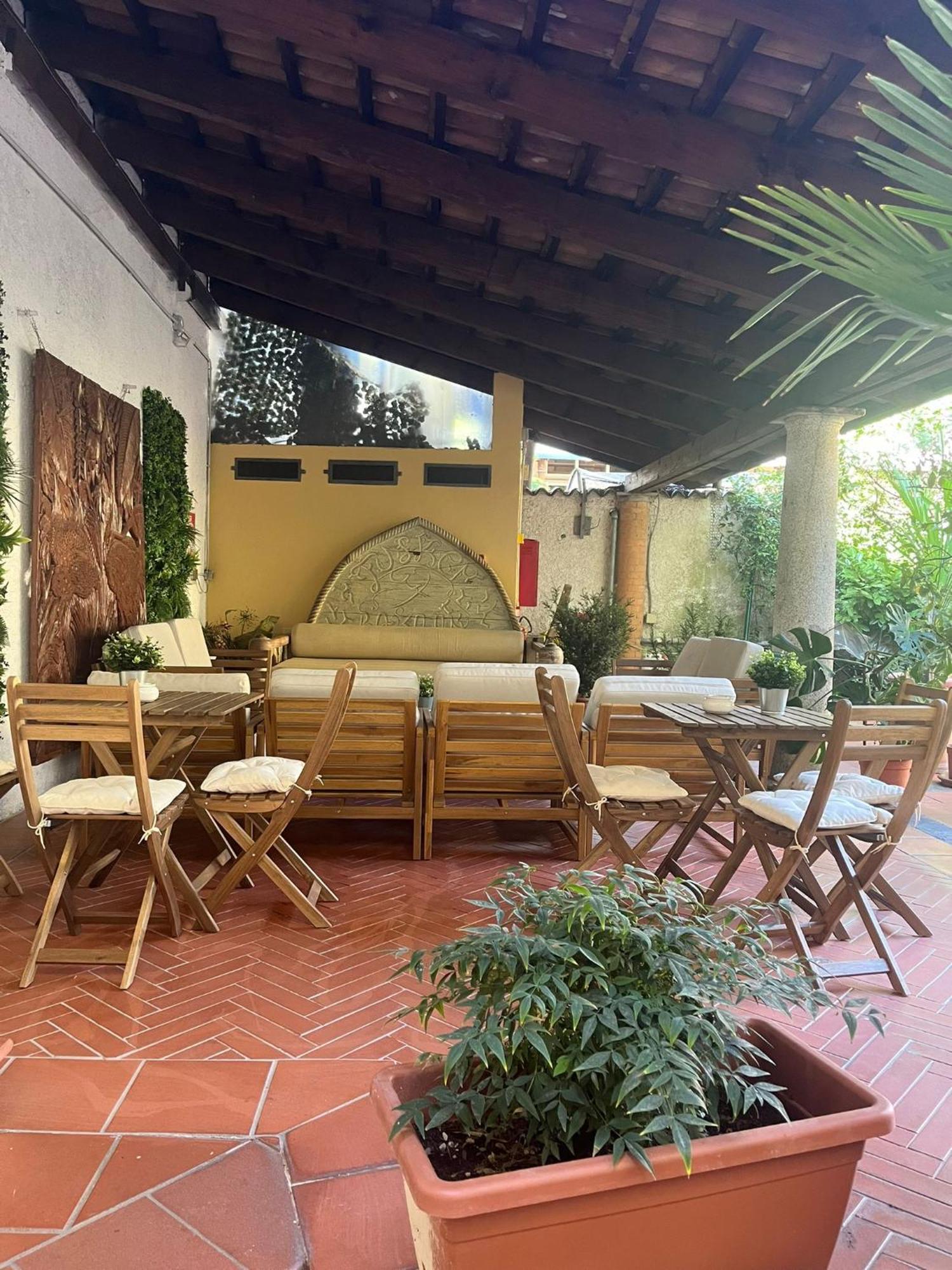 Monolocale Beatrice Abbadesse Guest House Milan Exterior photo